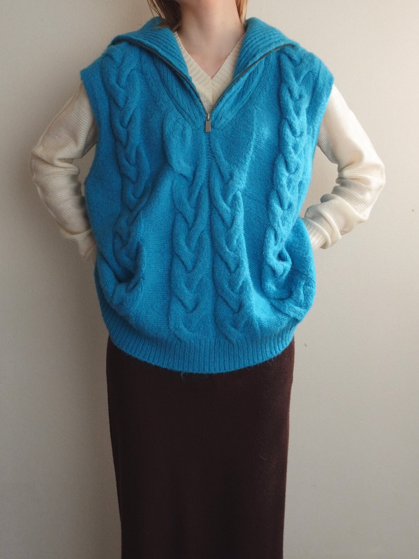 Zipup Knit Vest