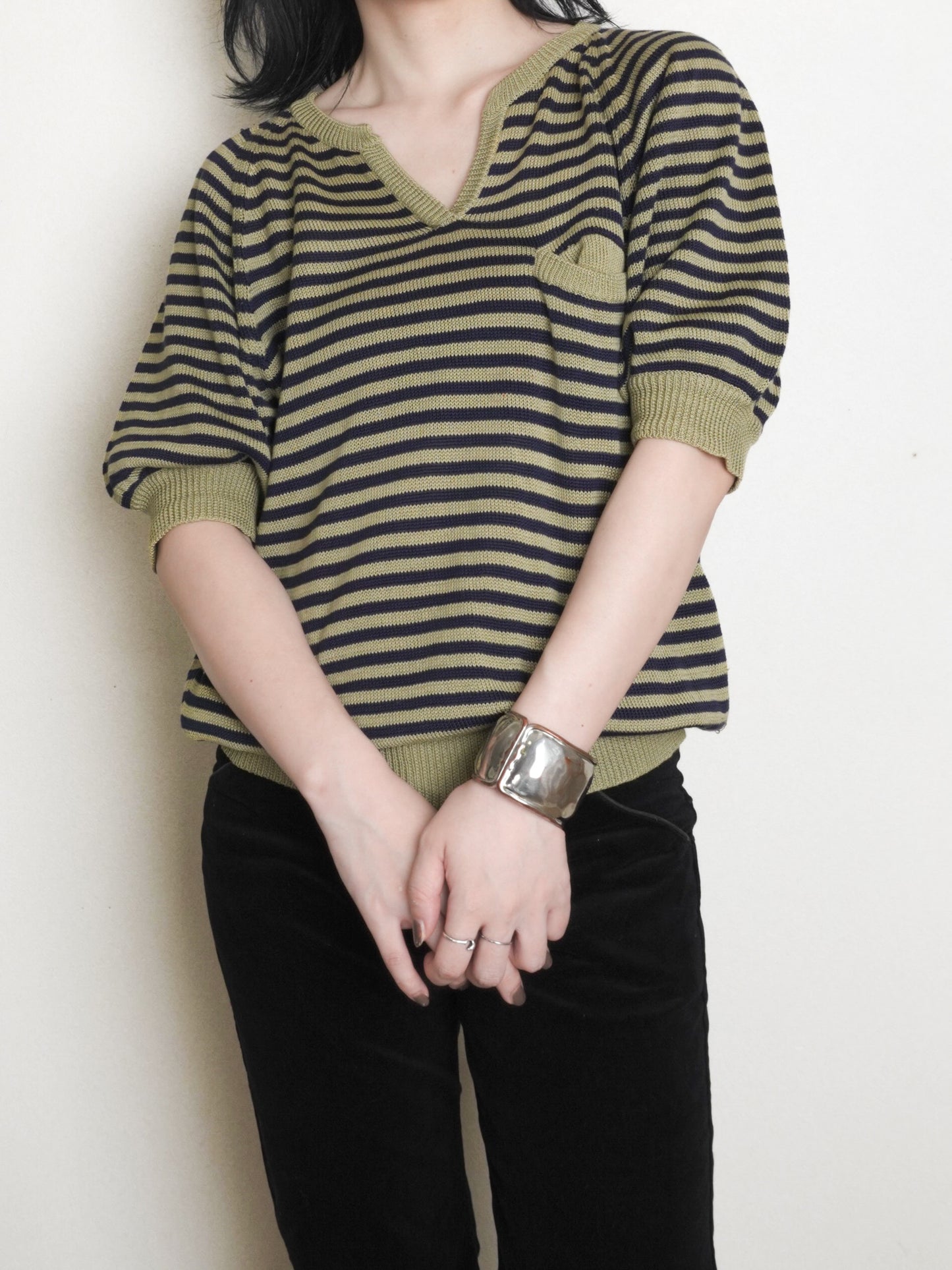 Vneck Border Tops