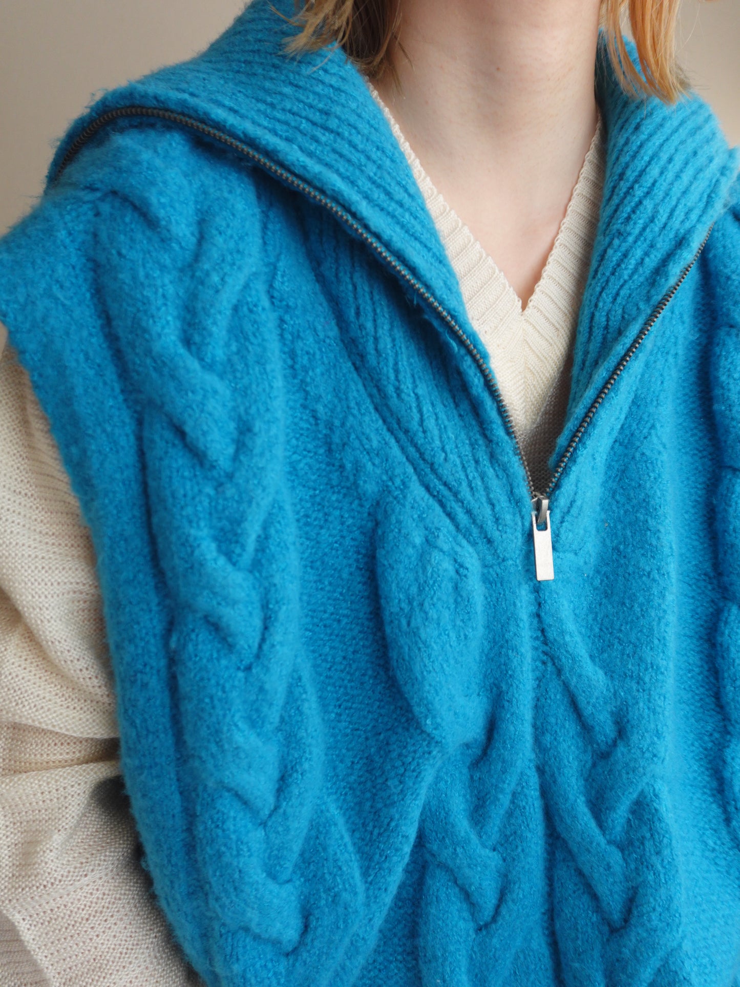 Zipup Knit Vest