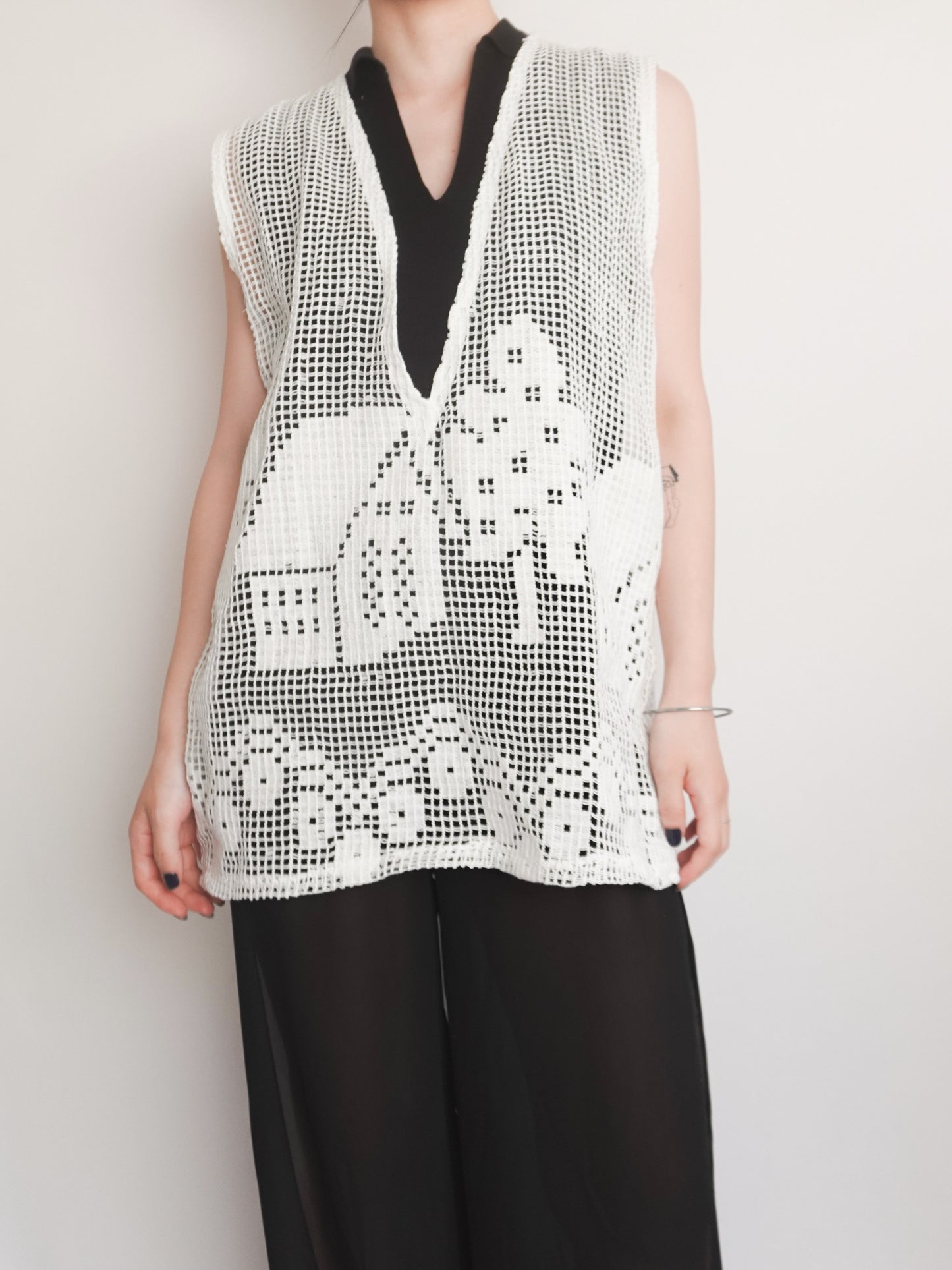 Remake Deep neck Crochet Vest