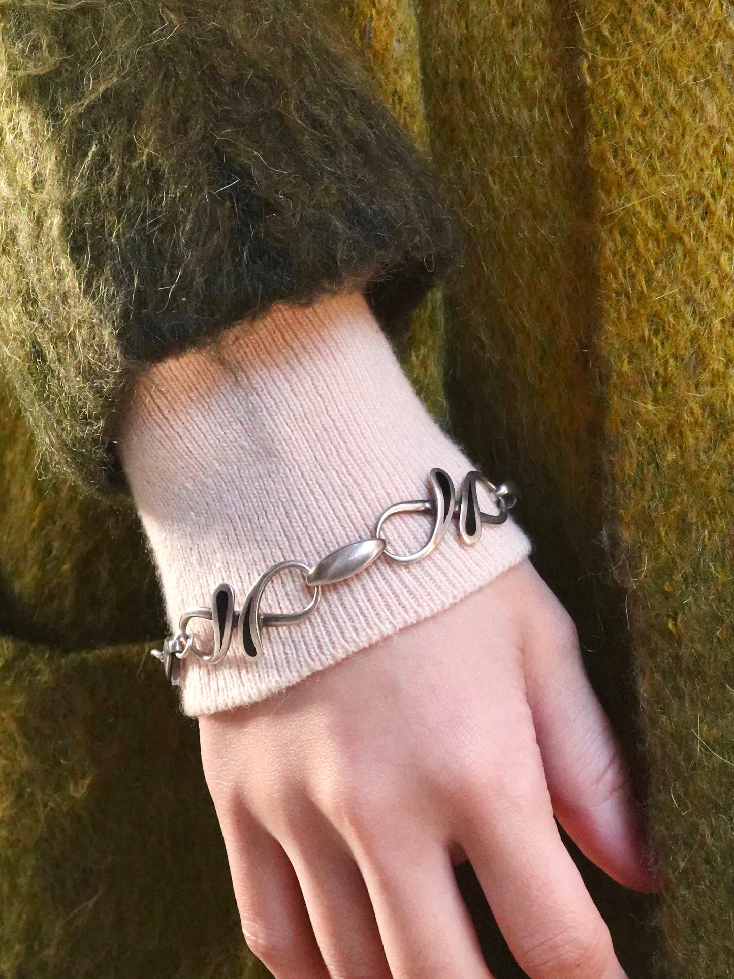 S-Loop Modern Bracelet