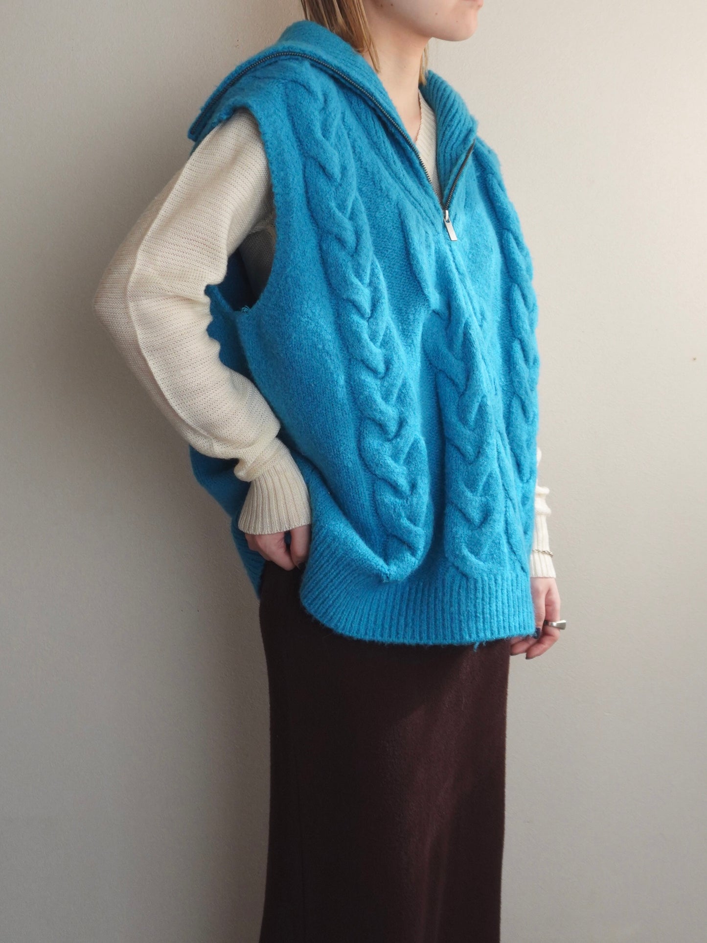 Zipup Knit Vest