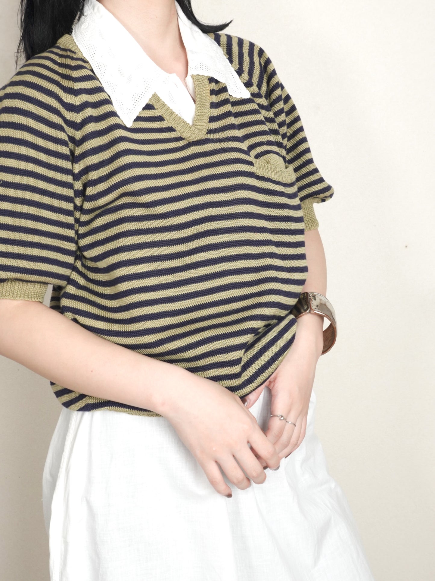 Vneck Border Tops