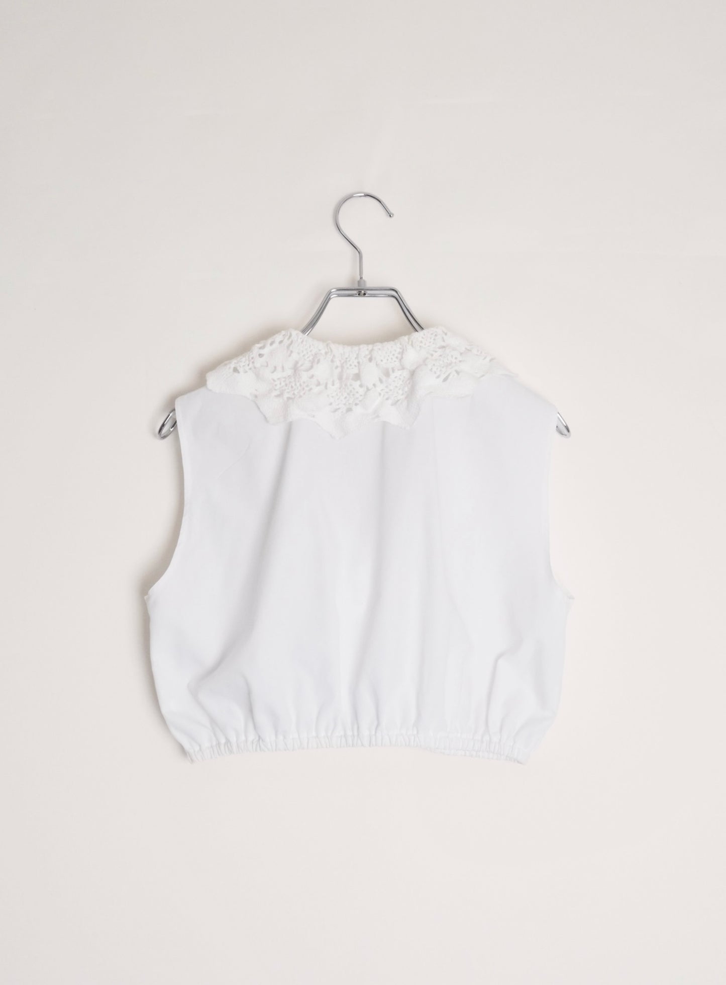 Cropped Lace collar Tops