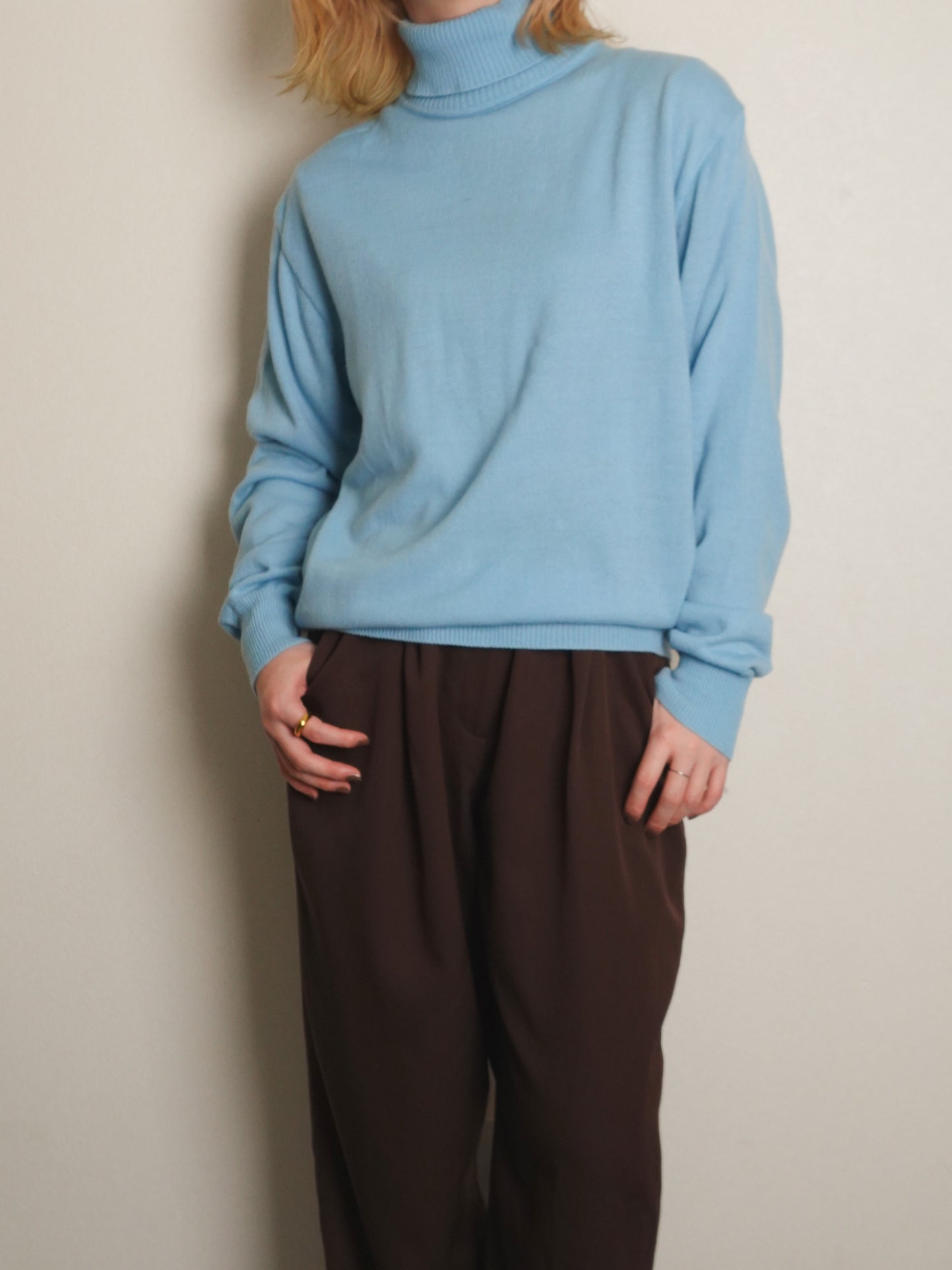 Acrylic Highneck Knit