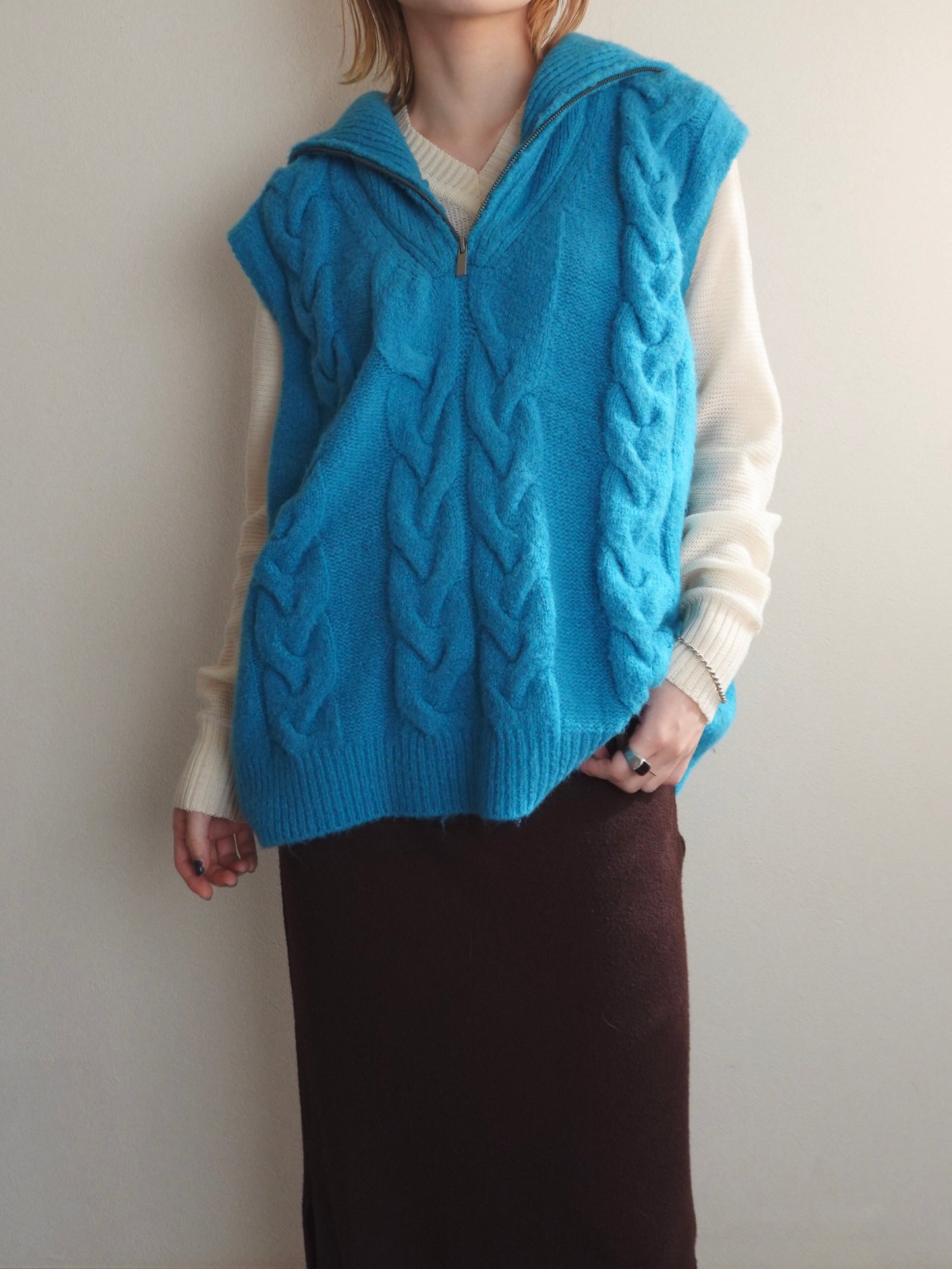 Zipup Knit Vest