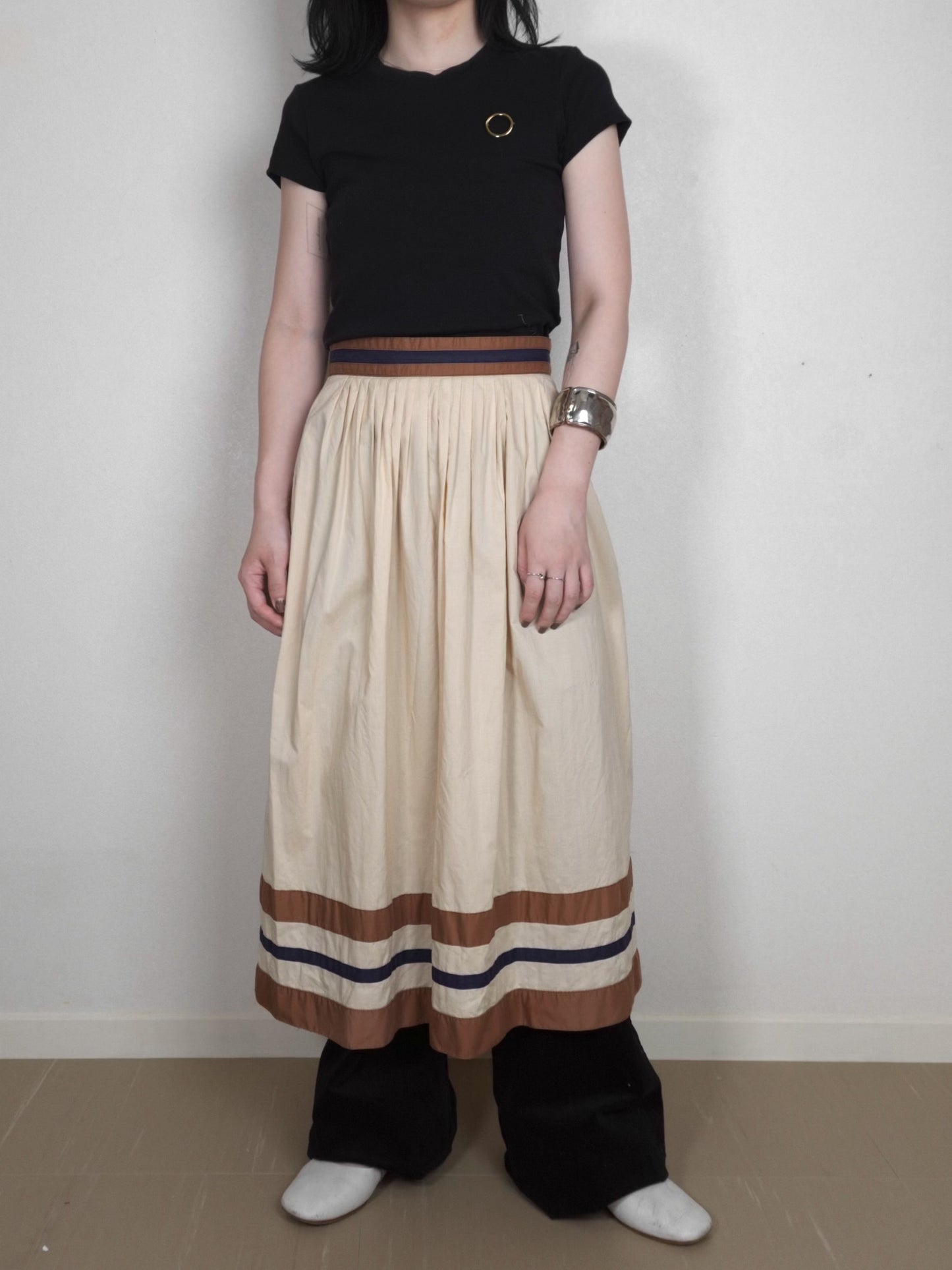 Line Design Flare Skirt