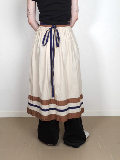 Line Design Flare Skirt