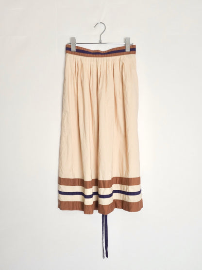 Line Design Flare Skirt