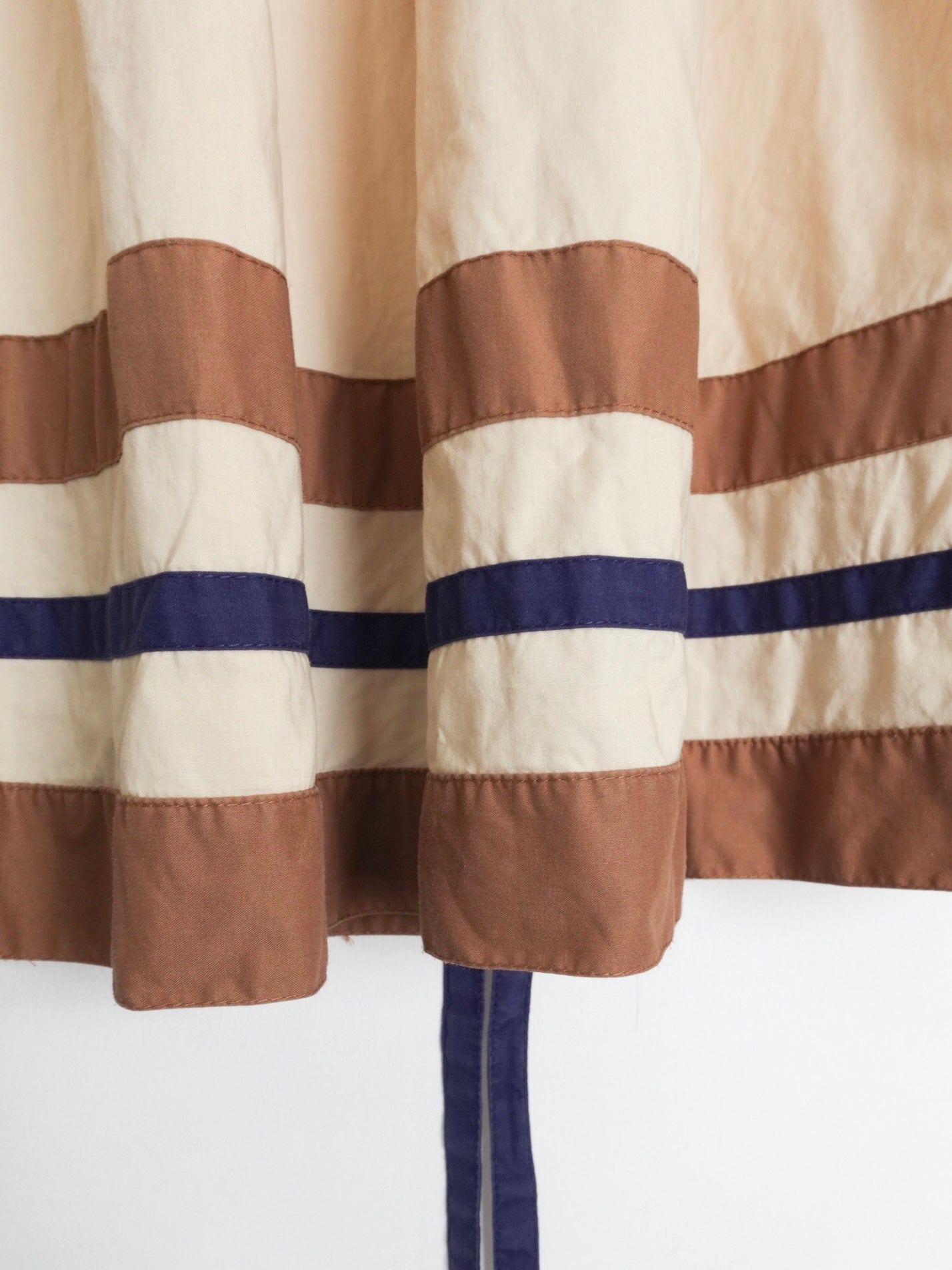 Line Design Flare Skirt